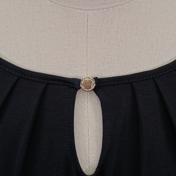 Jones New York -Medium- Black Top Key Hole Round Neck Polyester Blouse - Picture 5 of 7